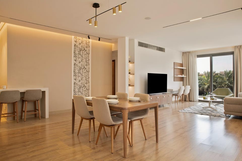 TV and multimedia, Living room, Photo of the whole room, Seating area, Dining area, air conditioner