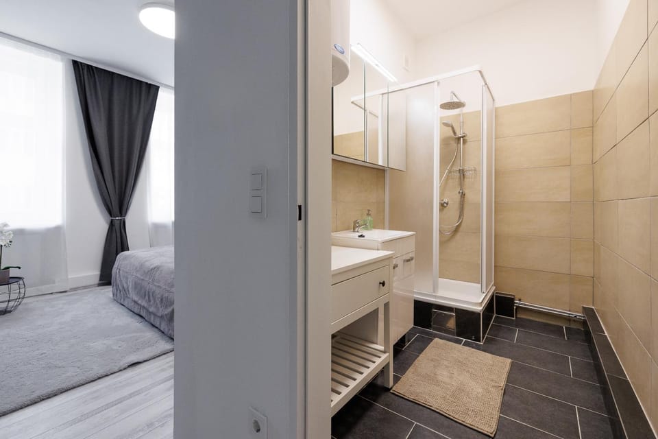 Shower, Bed, Bathroom