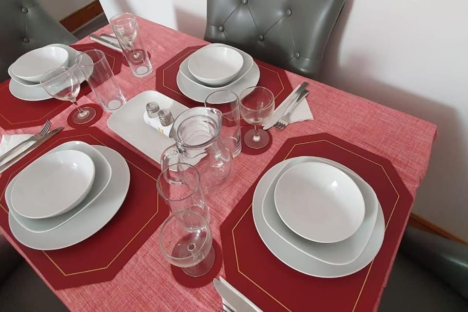 Food and drinks, Dining area