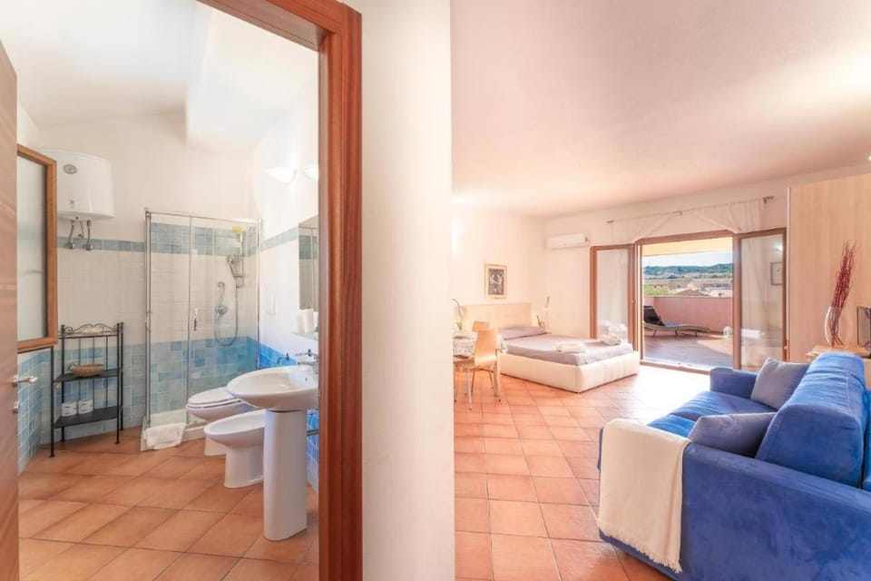 Relaxing Cristal Blu Studio sleeps 3 num1489 Apartment in Santa Teresa Gallura