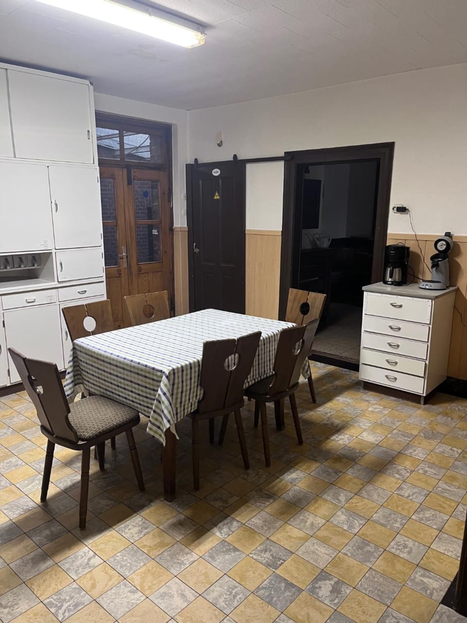 Kitchen or kitchenette