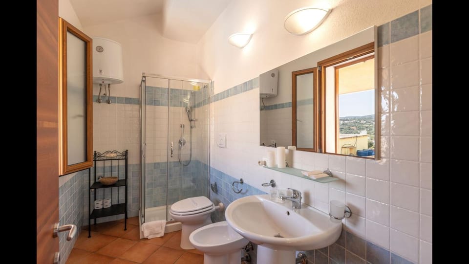 Relaxing Cristal Blu Studio sleeps 4 num1493 Apartment in Santa Teresa Gallura
