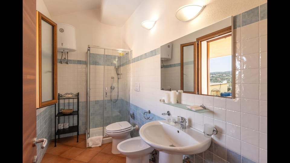 Relaxing Cristal Blu Studio sleeps 4 num1494 Apartment in Santa Teresa Gallura