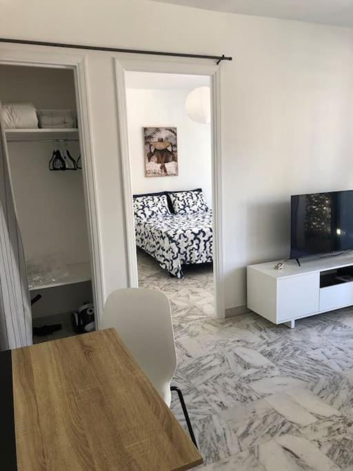 Vue mer, 2 pièces lumineux Apartment in Nice