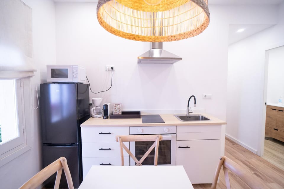 Food and drinks, Photo of the whole room, oven, stove, kitchen, kitchen