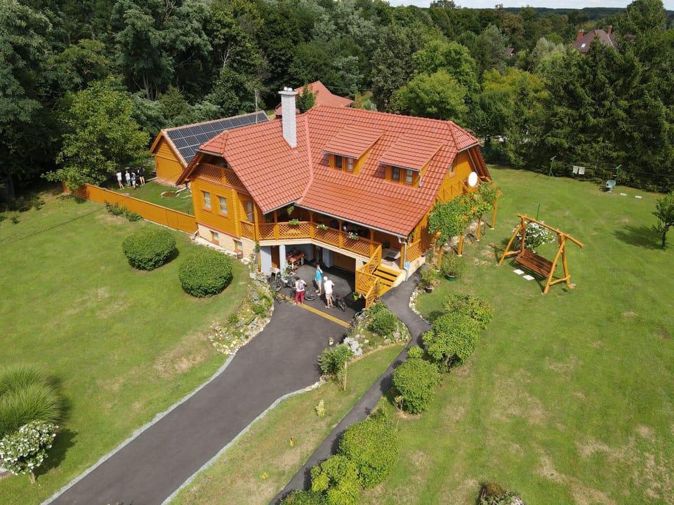 Ezerjó Ökofogadó Bed and Breakfast in Slovenia