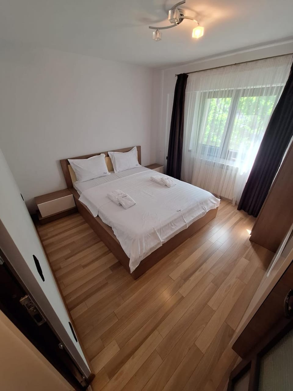 Bed, Photo of the whole room, Bedroom, fireplace