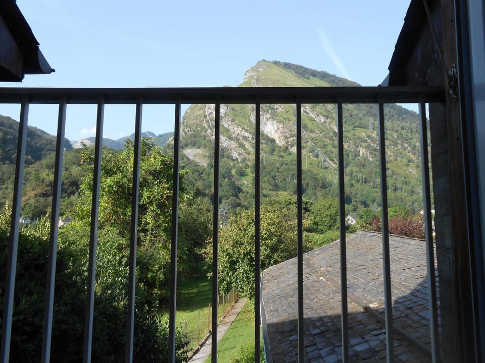 location MIRANDE 2 chambres 4 couchages 9 quartier Pon Apartment in Nouvelle-Aquitaine