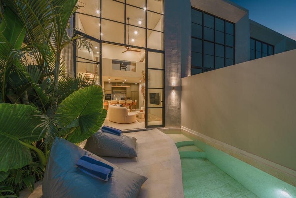 Swimming pool, Swimming pool