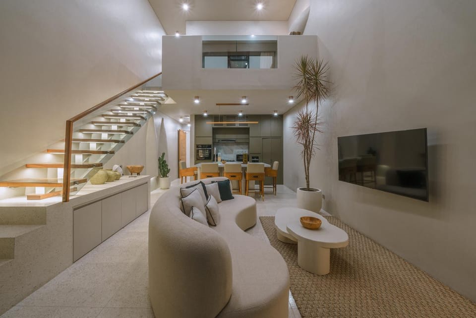 TV and multimedia, Living room, Seating area, Dining area