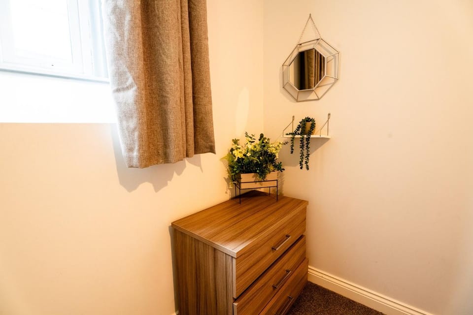 Free Parking | Smart TV | 4 guests Apartment in Swansea