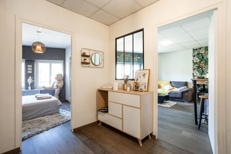 Lobby or reception, internet