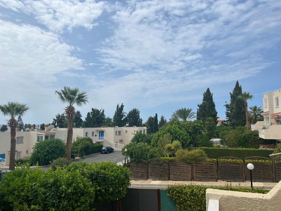 Modern Seaview Townhouse in Coral Bay Apartment in Peyia