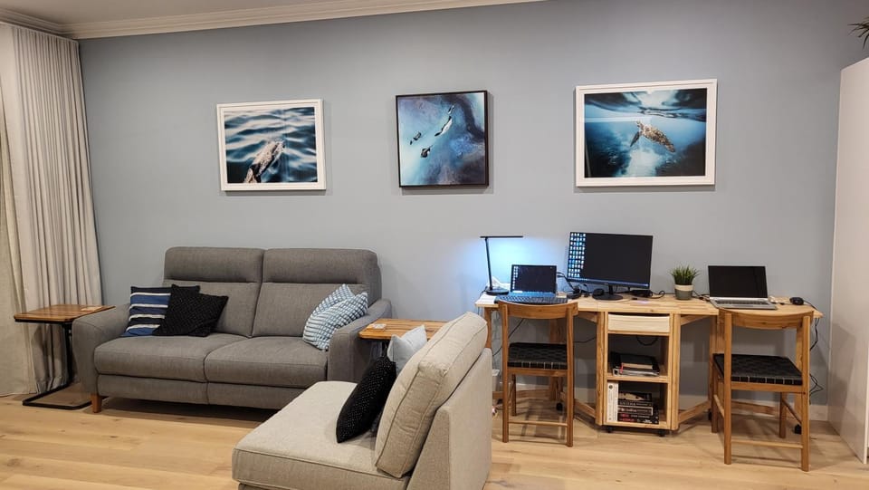TV and multimedia, Living room, Seating area, hair dresser