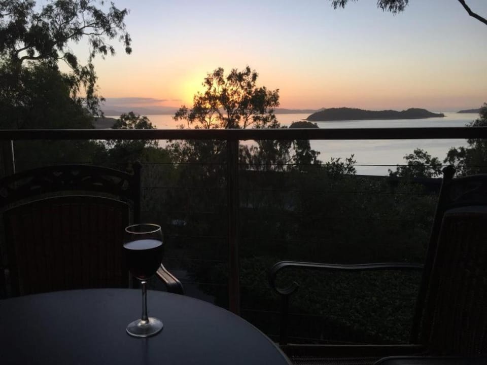 Natural landscape, View (from property/room), Balcony/Terrace, Dining area, Sea view, Sunset