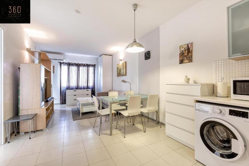 Kitchen or kitchenette, Living room, Seating area, Dining area, dishwasher, minibar, oven, pet friendly, stove, toaster, washing machine, dryer