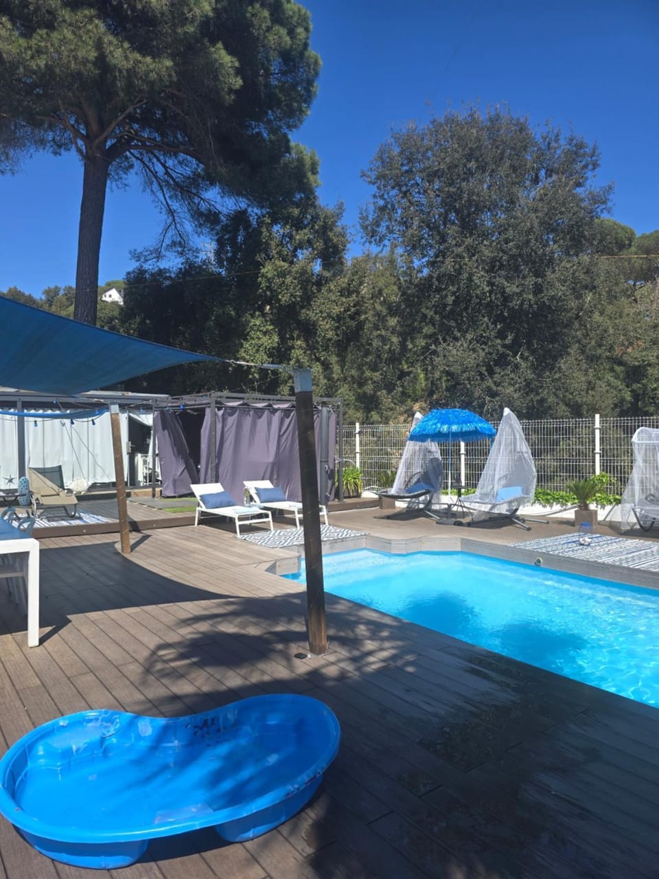 Day, Natural landscape, Pool view, Swimming pool, sunbed