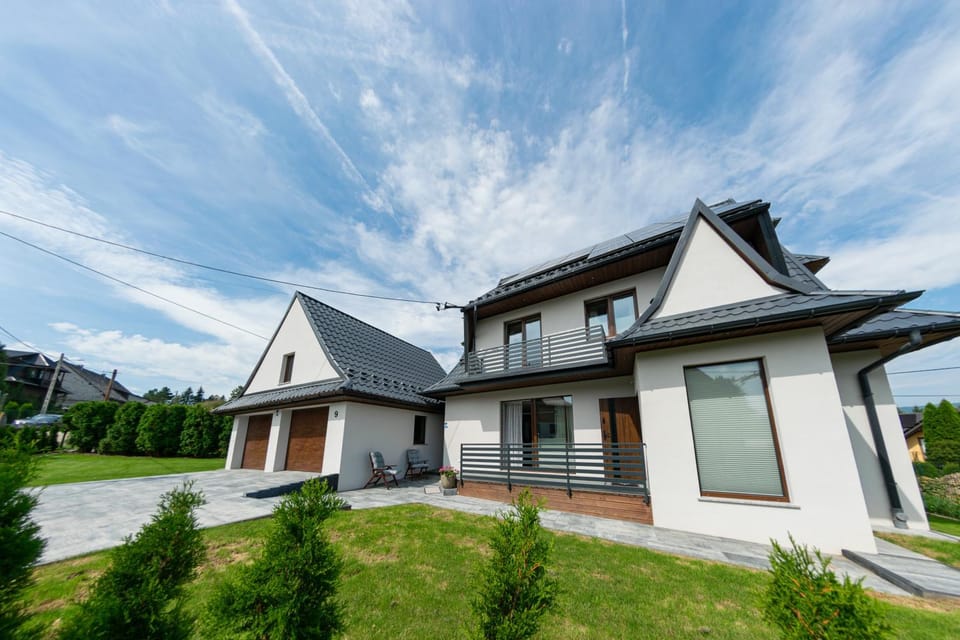 Property building, Day, Garden