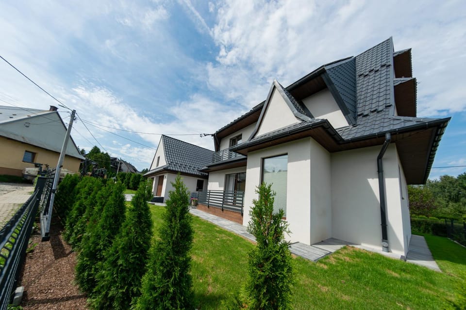 Property building, Day, Garden, Garden view