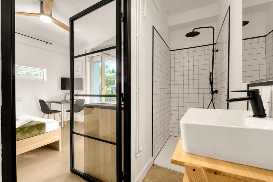 Shower, Bathroom