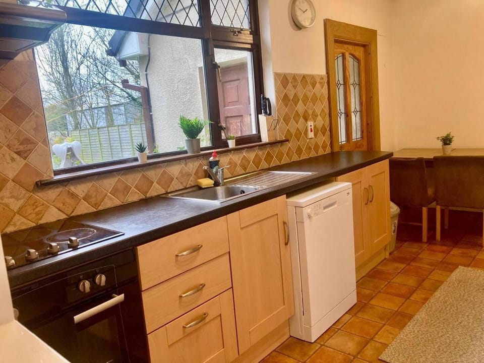 Dining area, oven, kitchen