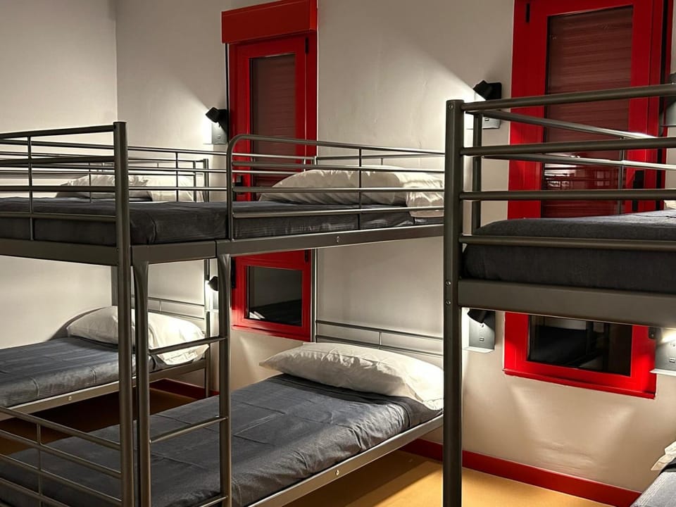 ALBERGUE A POBRA DO BROLLON Hostel in Galicia