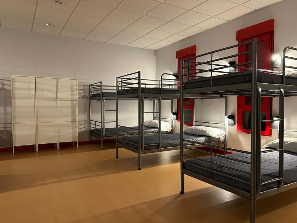 ALBERGUE A POBRA DO BROLLON Hostel in Galicia
