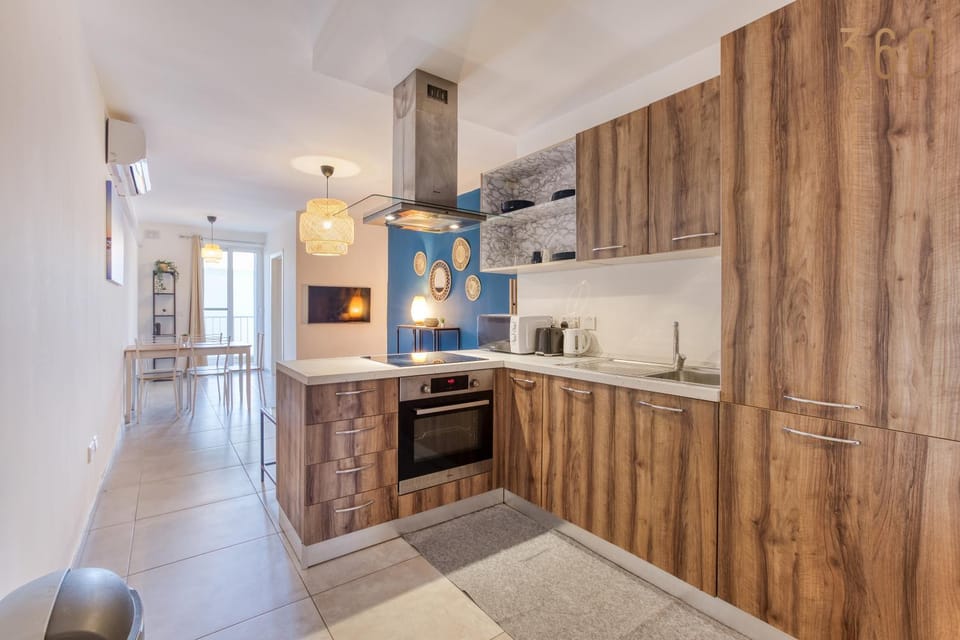 Kitchen or kitchenette, dishwasher, minibar, oven, pet friendly, stove, toaster