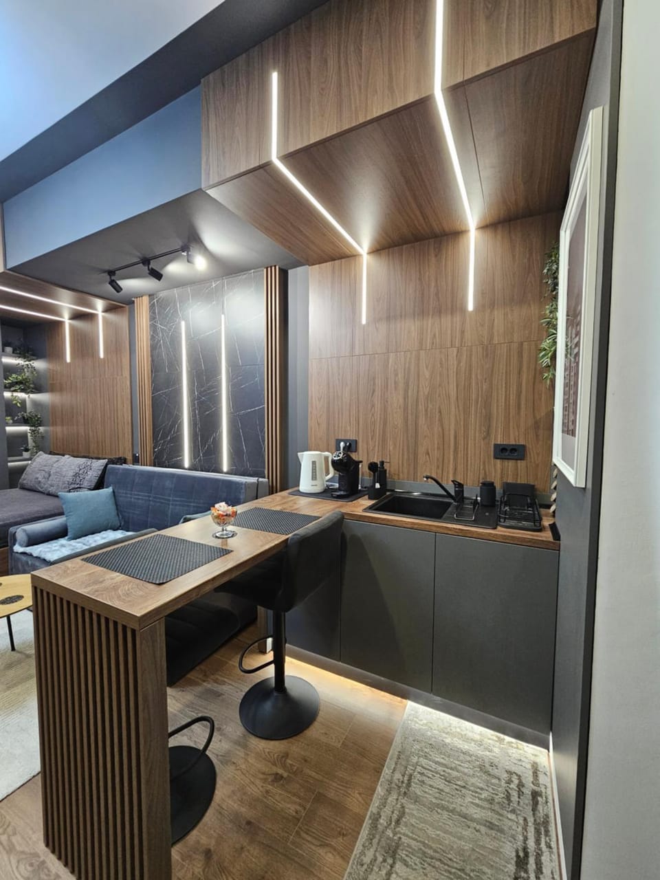 Kitchen or kitchenette, Seating area