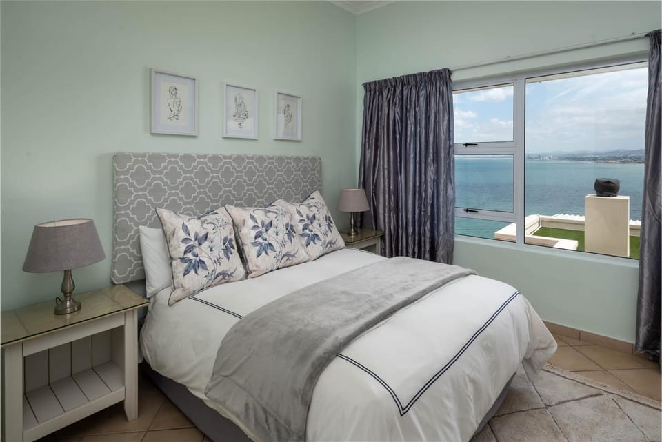 Property building, Bed, View (from property/room), Bedroom