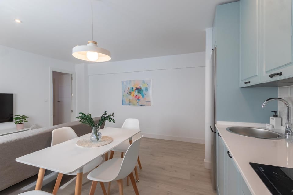 Dining area, kitchen