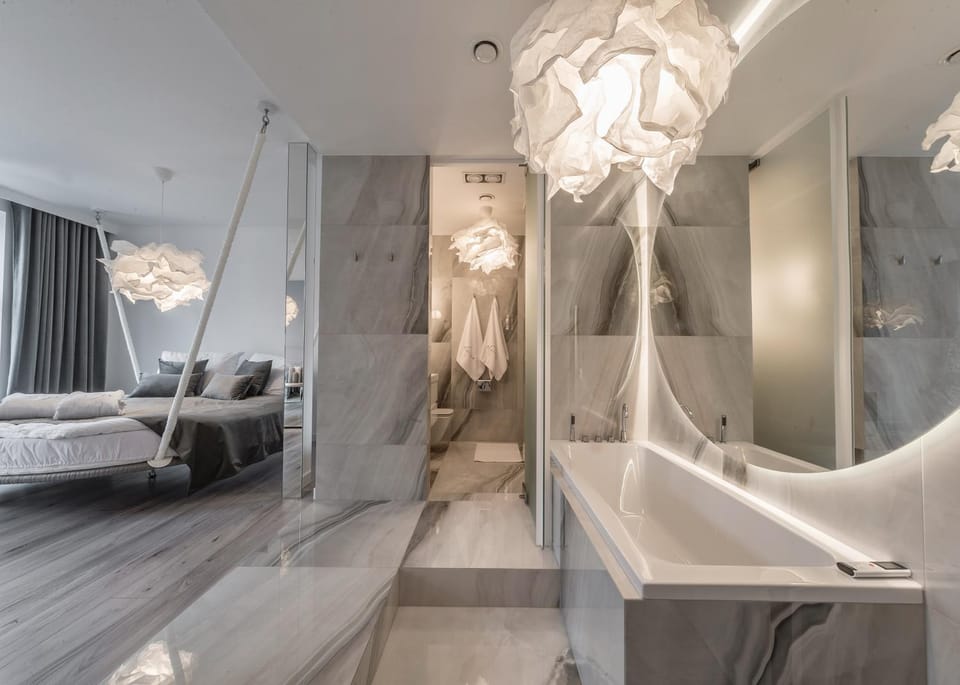 Eclipse Silver Room Apartment in Poland