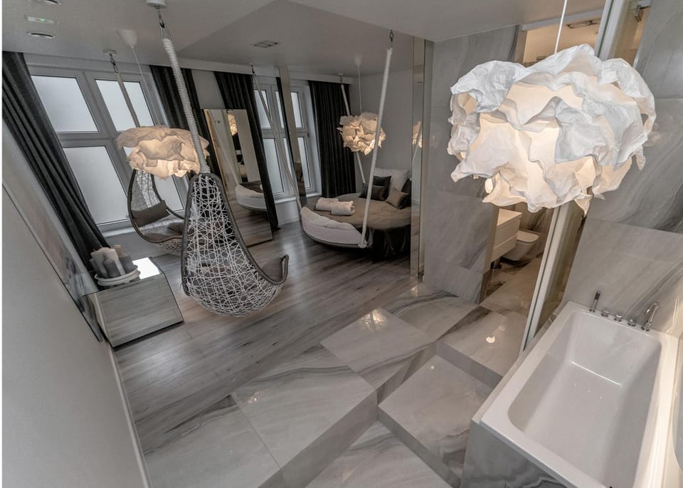 Eclipse Silver Room Apartment in Poland