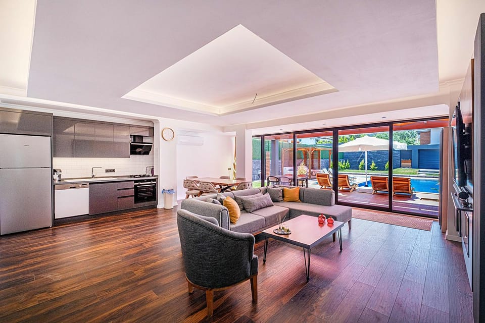 Living room, Dining area