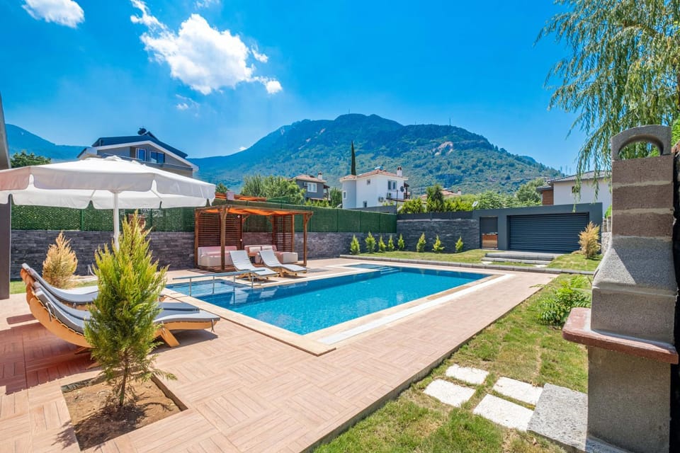 Garden view, Mountain view, Pool view, Swimming pool, sunbed