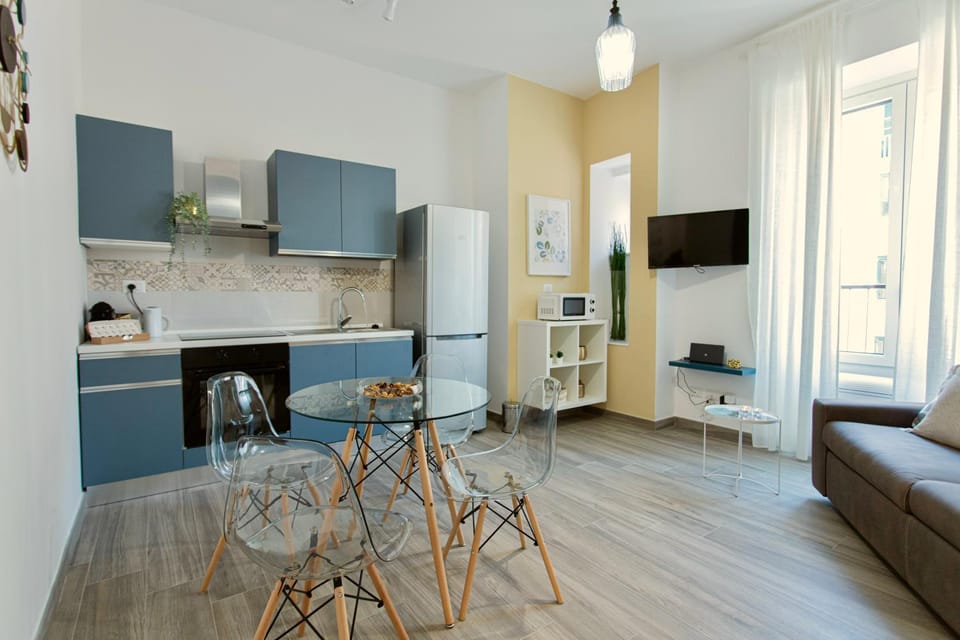 TV and multimedia, Kitchen or kitchenette, Living room