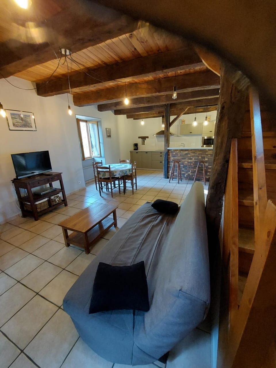 TV and multimedia, Living room, Seating area, Dining area, kitchen