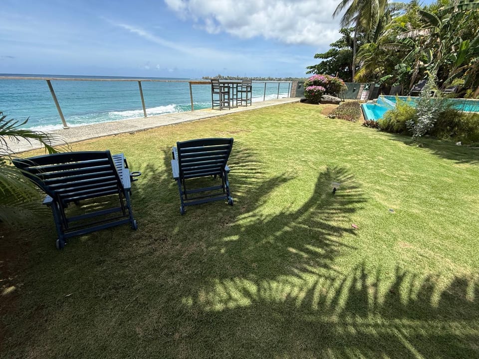 Birdie's Nest Apartment in Western Tobago