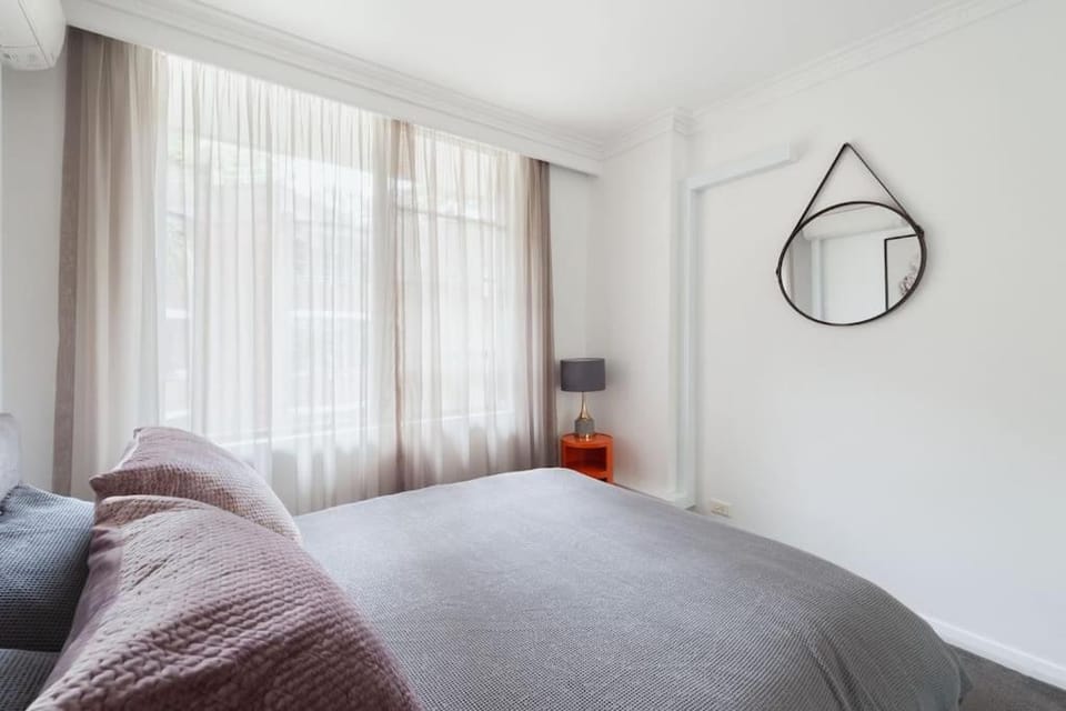 Harbourside Style, 2 Bed, A/C, Pool -Elizabeth Bay Apartment in Sydney