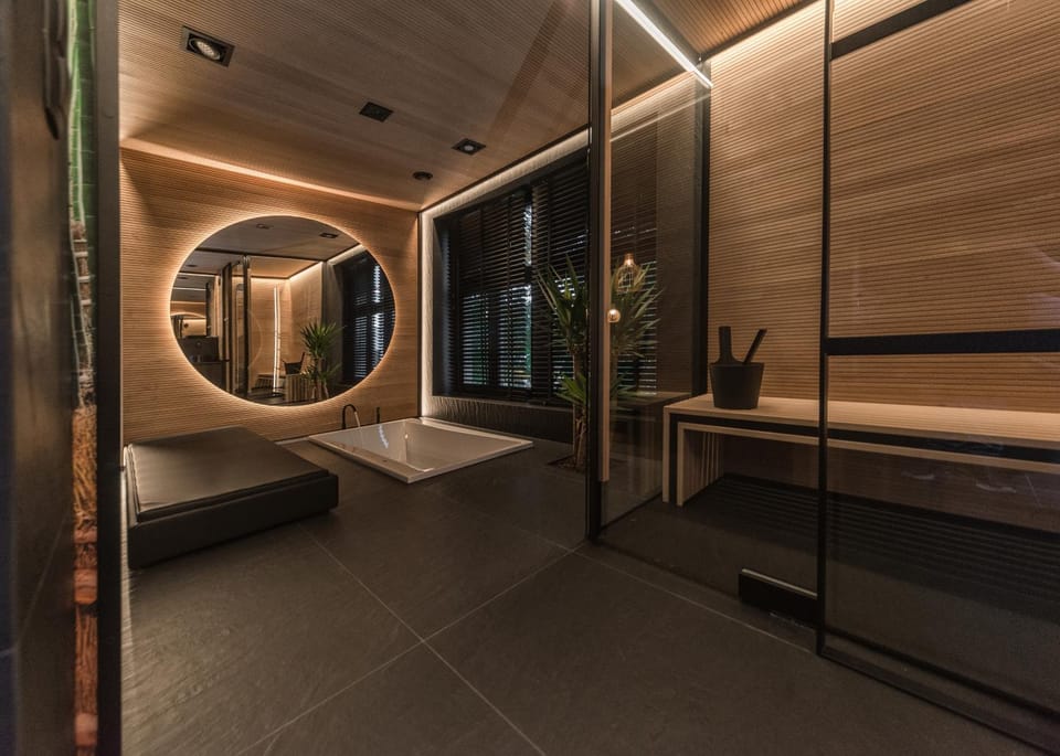 Eclipse Gold Room Apartment in Poland
