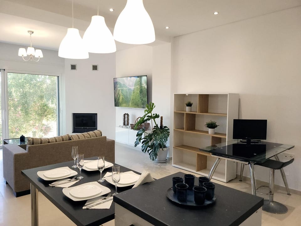TV and multimedia, Dining area