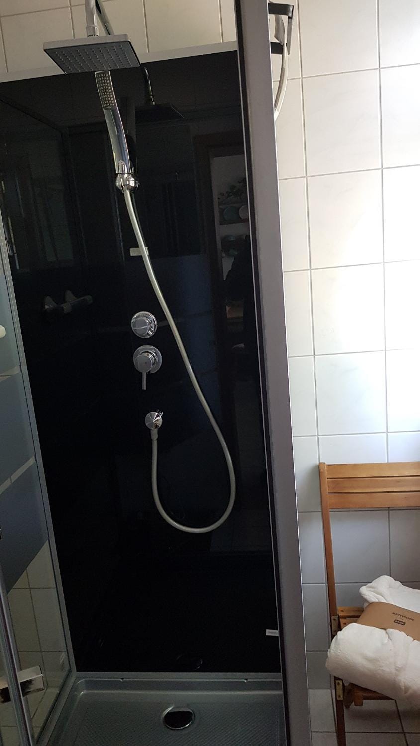 Shower, Bathroom, towels