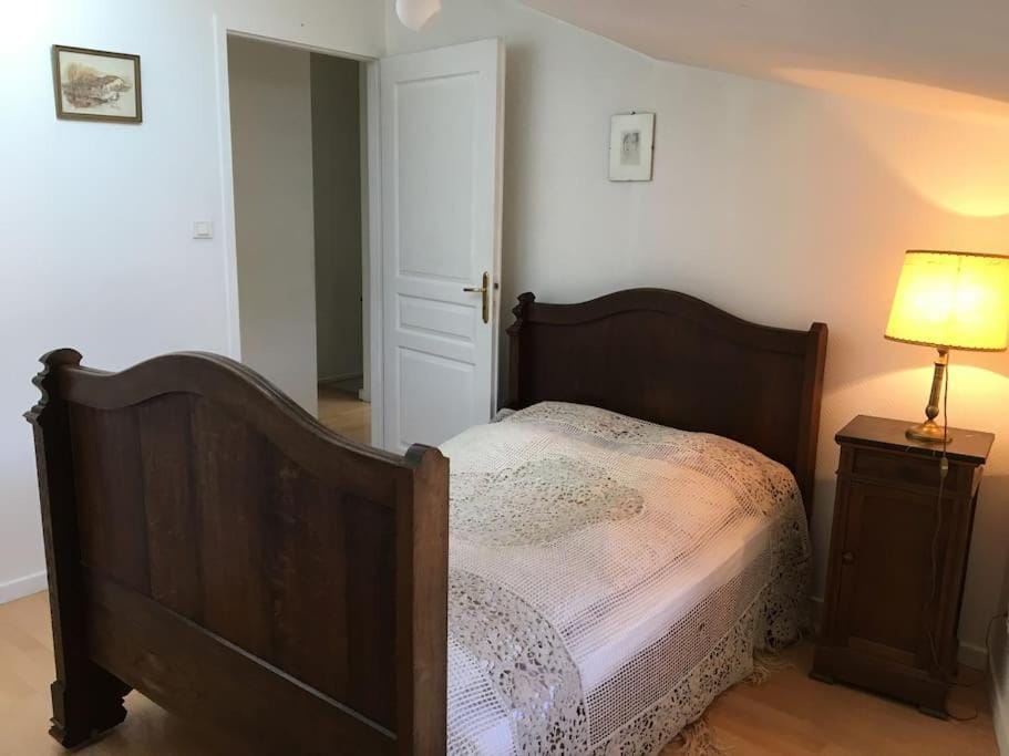 Classé 2 étoiles - 3 chambres - Appartement Douillet au bord du Quai De Londres dans le cœur de la ville de VERDUN - Géré par Presta-Zen'Services Apartment in Verdun