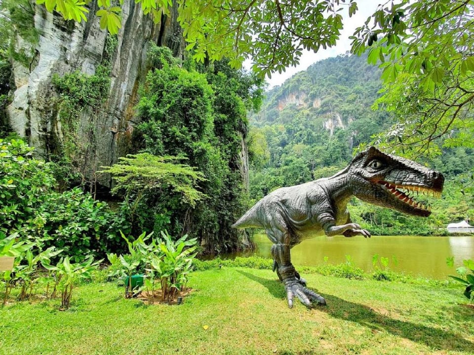Nearby landmark, Day, Natural landscape, Garden, Garden view, Mountain view