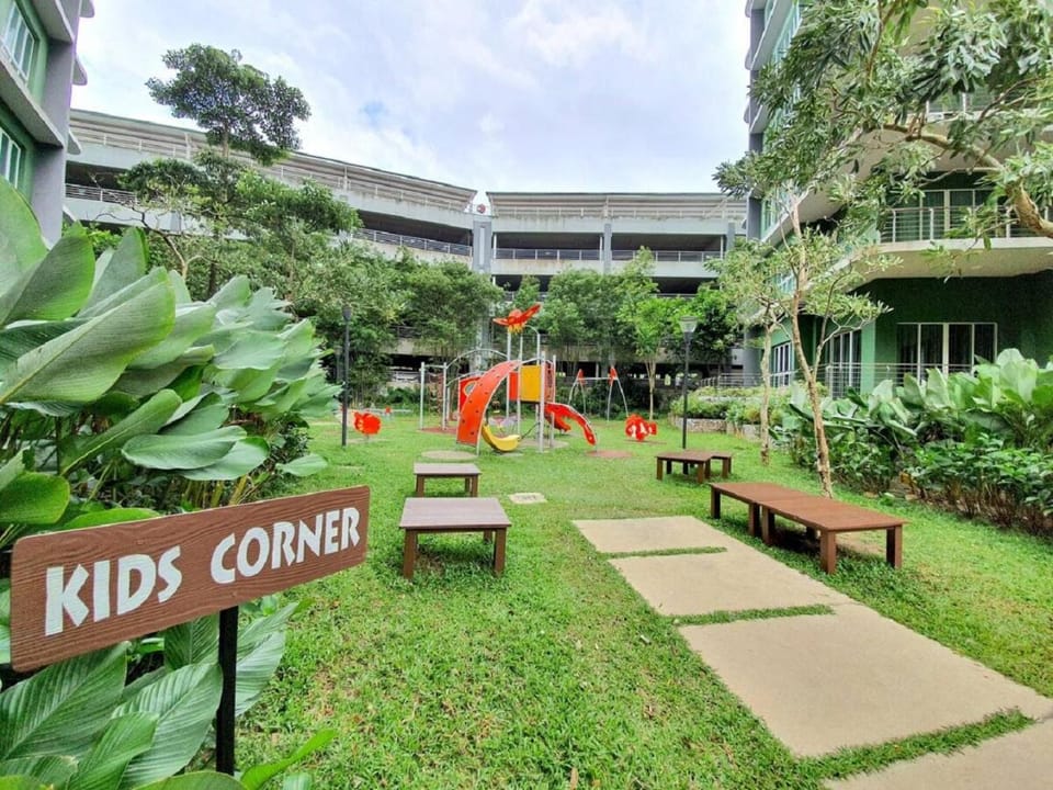 Day, Natural landscape, Children play ground, Garden, Garden view