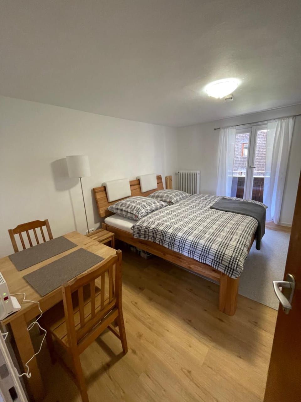 Bed, Photo of the whole room, Seating area, Bedroom