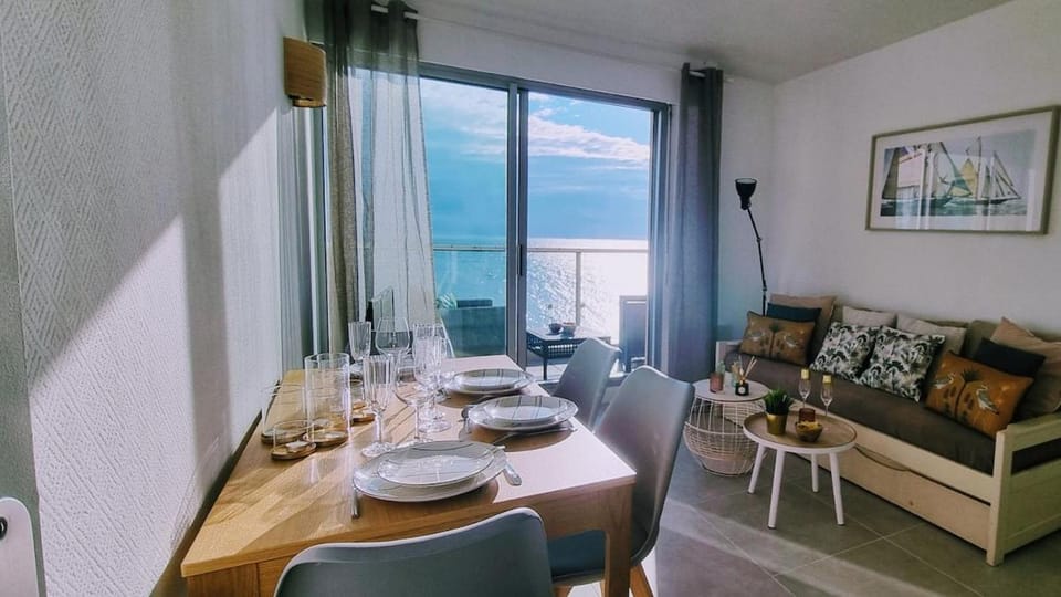 LE MARTY 53 Un Balcon sur la Mer Centre Historique Apartment in Occitanie