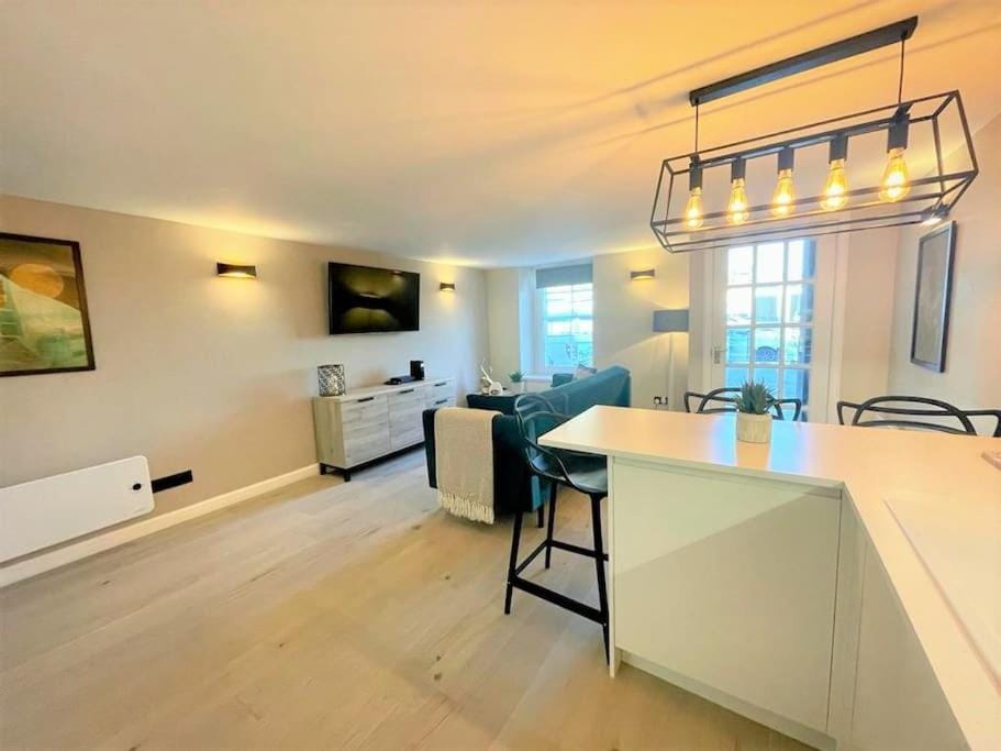 Kitchen or kitchenette, Photo of the whole room