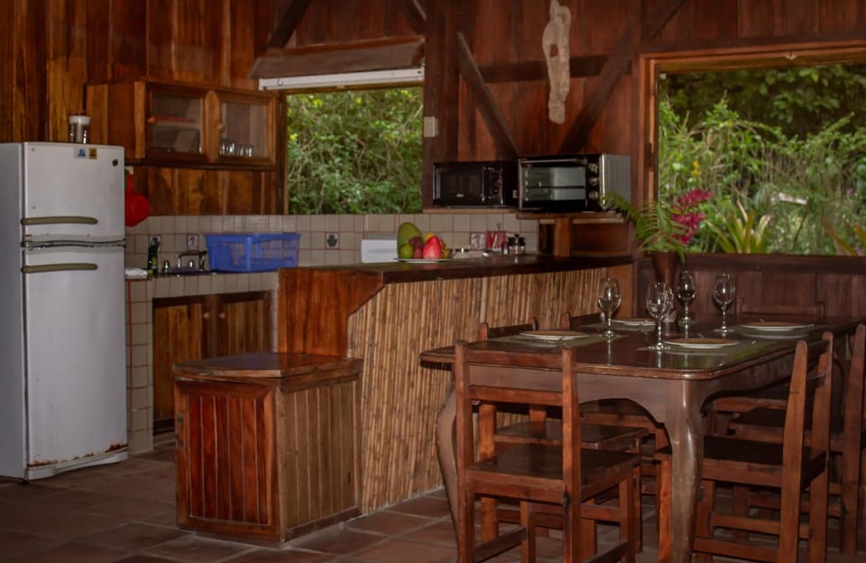 Coffee/tea facilities, Kitchen or kitchenette, Dining area, pet friendly