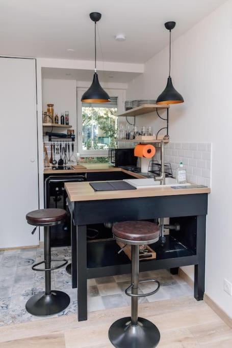 Studio design rénové/ Berges du Rhone Apartment in Lyon